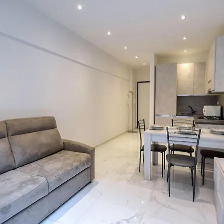 1 Bedroom Beautiful Apartment In Rapallo 아파트 라팔로