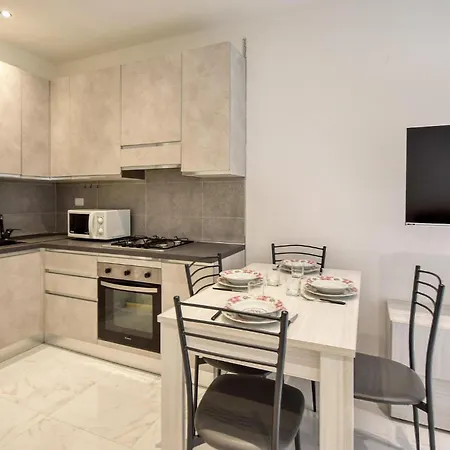 1 Bedroom In Daire *